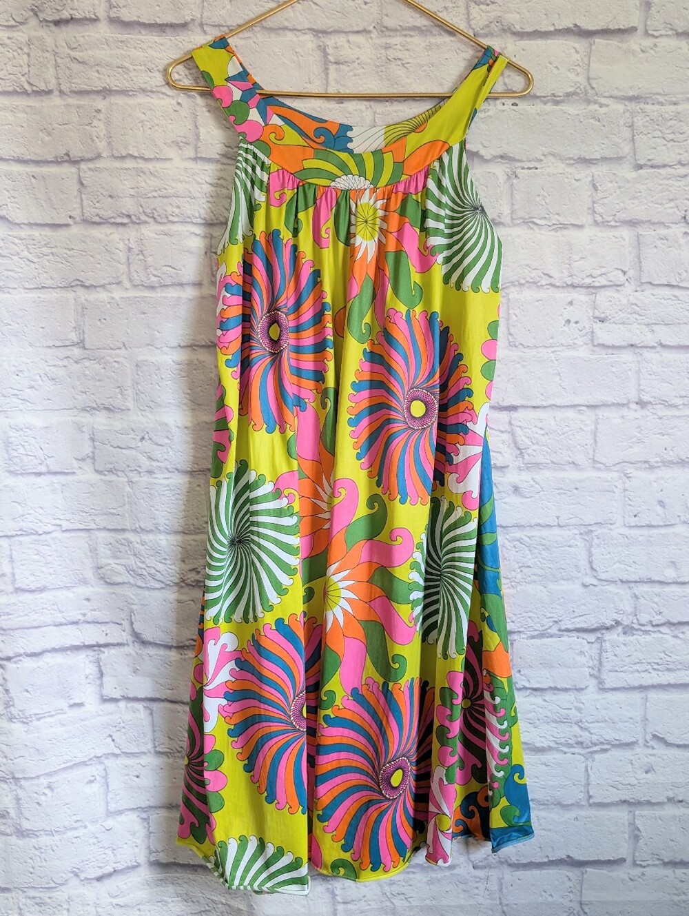 Vintage 1960s Vanity Fair Psychedelic Pinwheel Print Nightie Dress S Mod Nylon